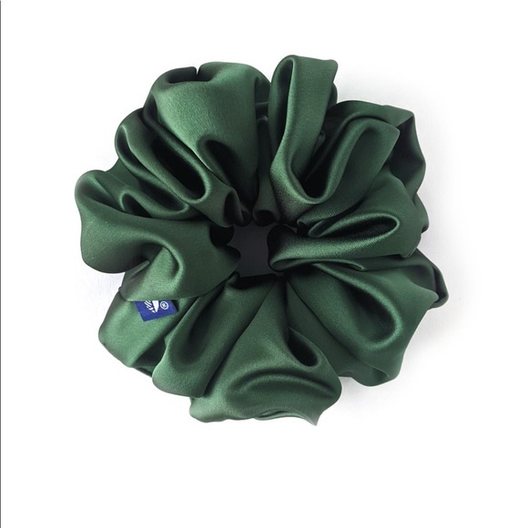 🥮 SALE 2/$15 BNWT Kokoro Oversized Emerald Satin Scrunchie - Picture 1 of 1